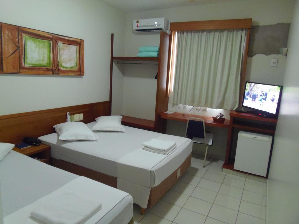 Sanare Hotel Uberlândia Esterno foto