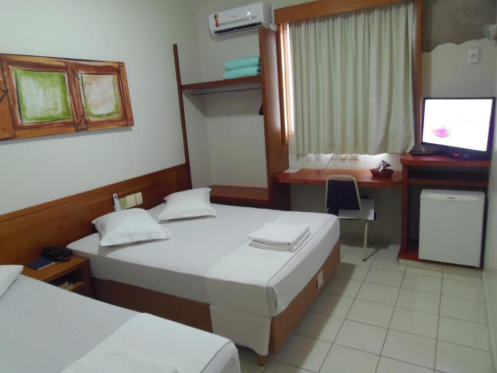Sanare Hotel Uberlândia Esterno foto