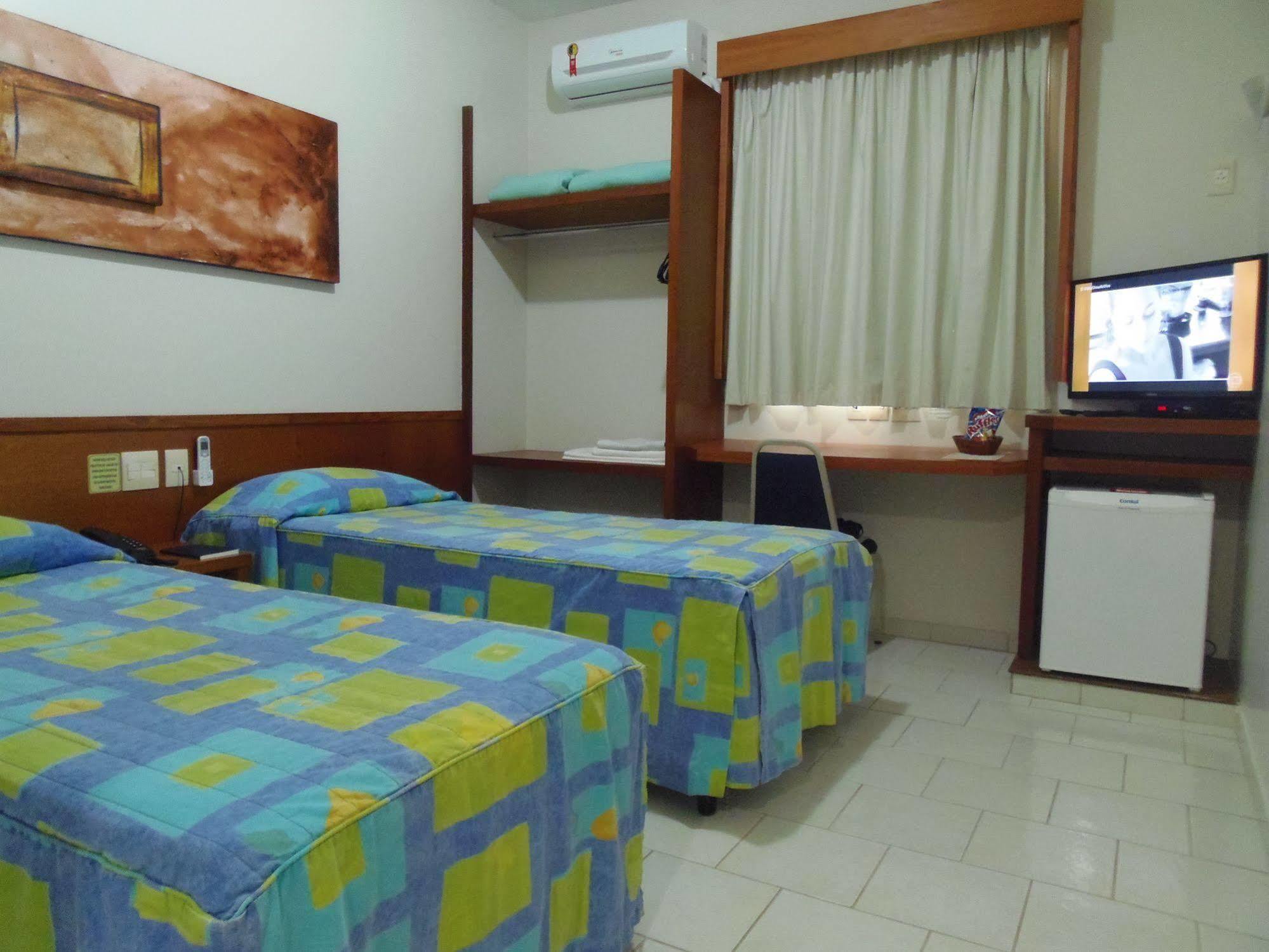 Sanare Hotel Uberlândia Esterno foto