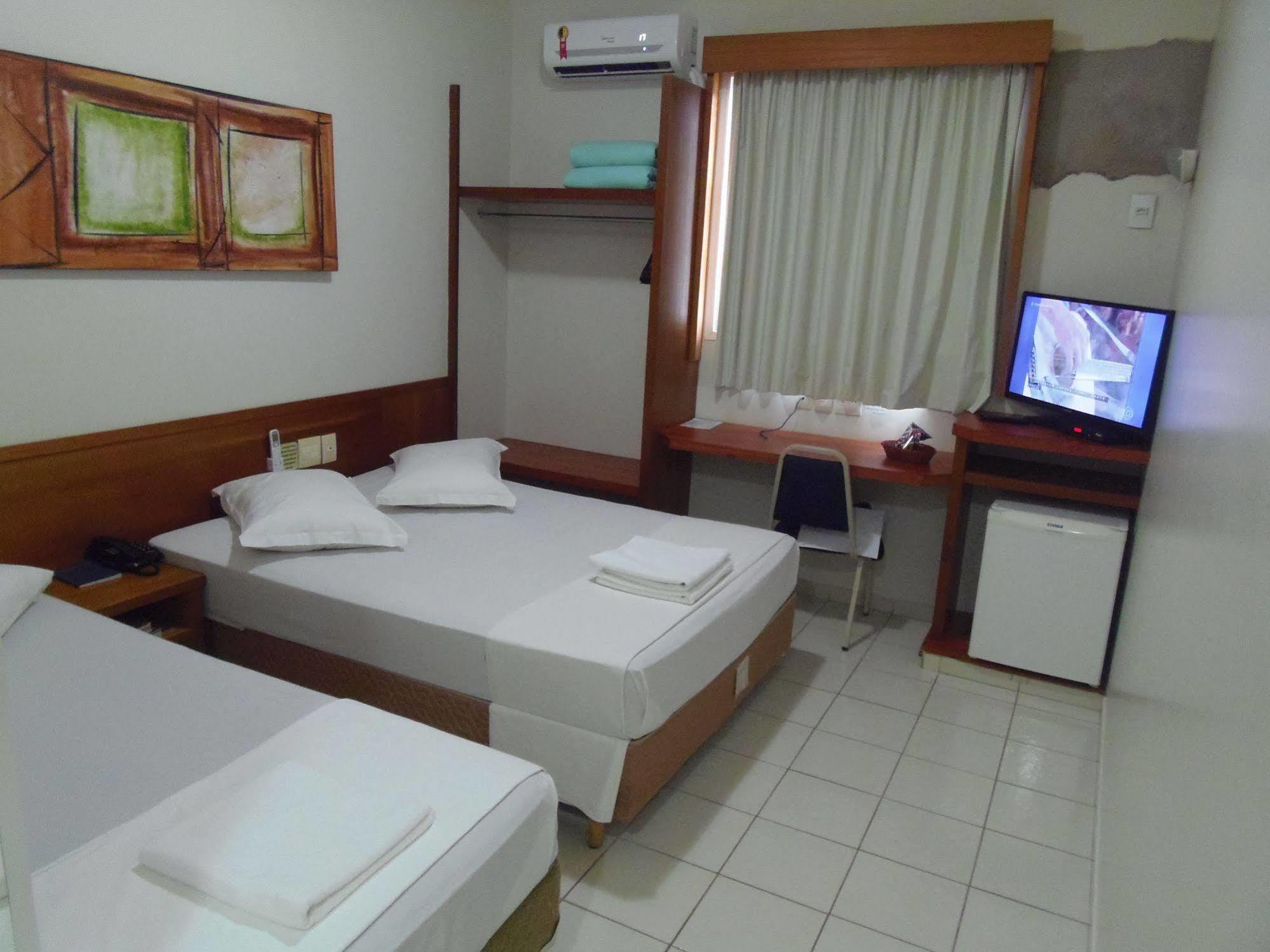 Sanare Hotel Uberlândia Esterno foto