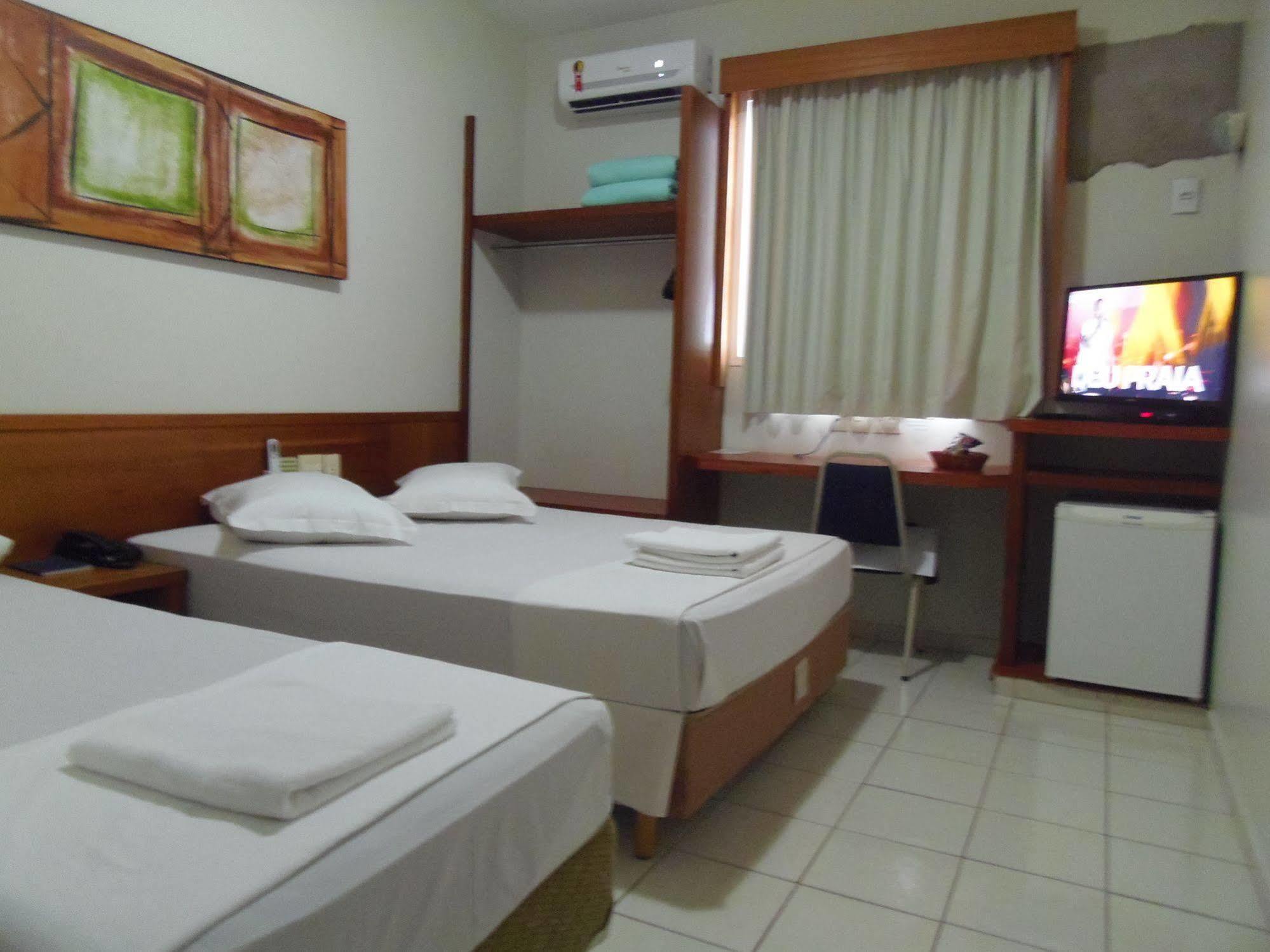 Sanare Hotel Uberlândia Esterno foto