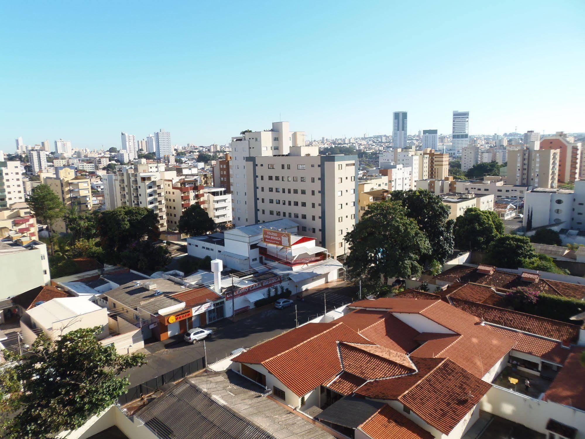 Sanare Hotel Uberlândia Esterno foto